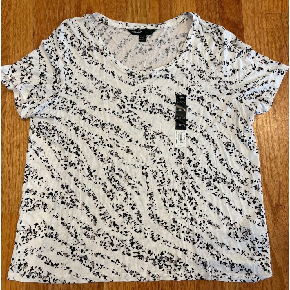 Simply Vera Wang Shirt Women’s Petite XL  Black White Print Short Sleeve Tee NEW